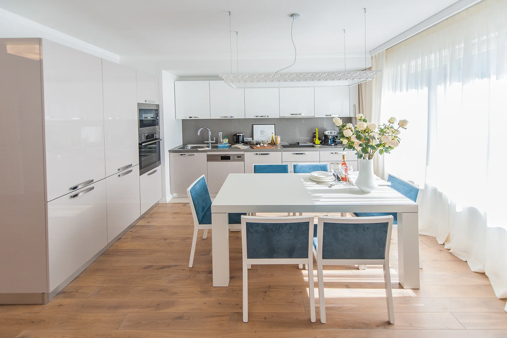 Modern Interior Photography, Bright Room – Modern Design Portfolio