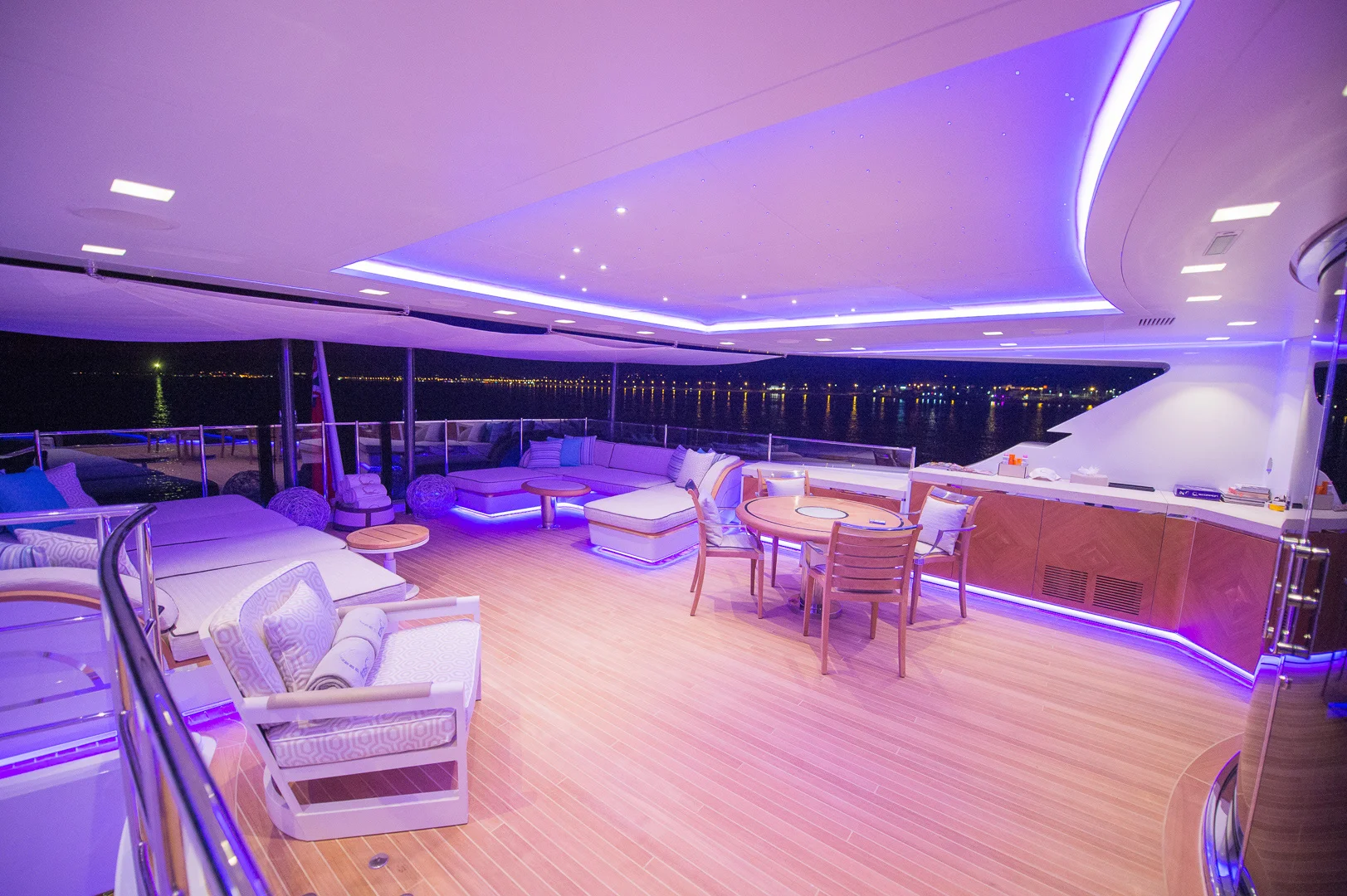 Modern Interior Design, Lighting and Decor – Architectural Interior Image