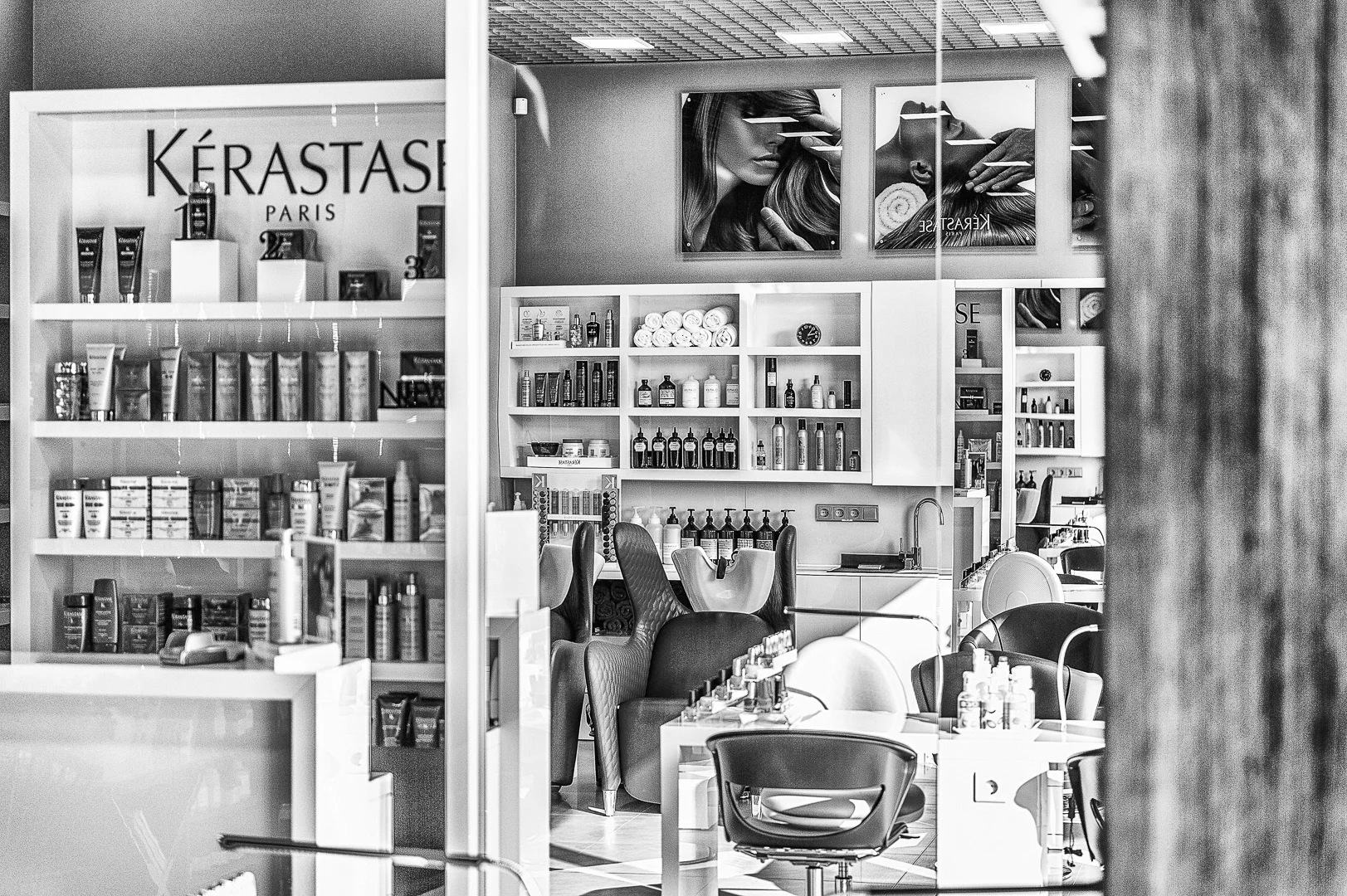 Bright Space with Shelves – Interior Photography Portfolio