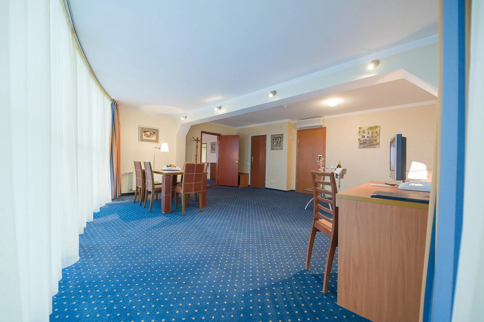 Modern Hotel Room Interior Photography, Candid Moment – Modern Design Portfolio