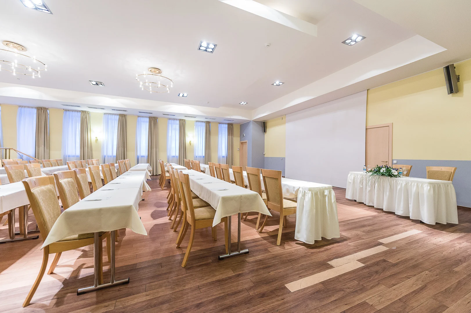 Table with White Tablecloth, Interior Photography – Modern Design Portfolio