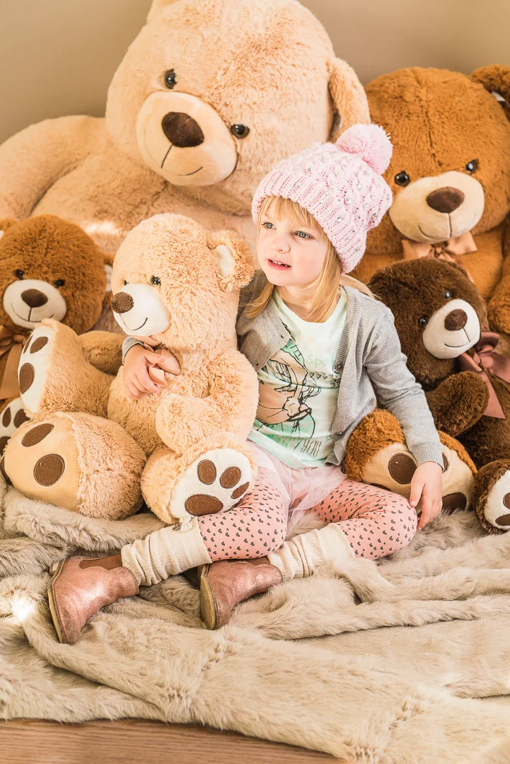 Girl in Winter Clothes, Children's Portrait – Children's Photography Portfolio