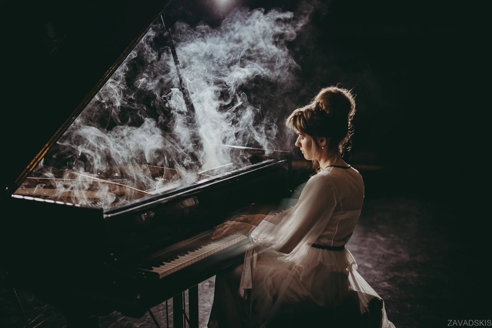Musician Playing Piano, Black-and-White Portrait – Concert Photography Portfolio