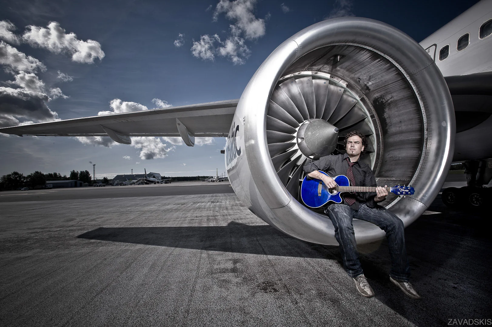 Musician with Guitar, Black-and-White Portrait – Stage Photography