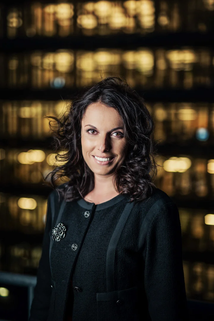 Portrait: Business Style Photography of a Woman, Atmospheric Frame – Business Portrait Portfolio