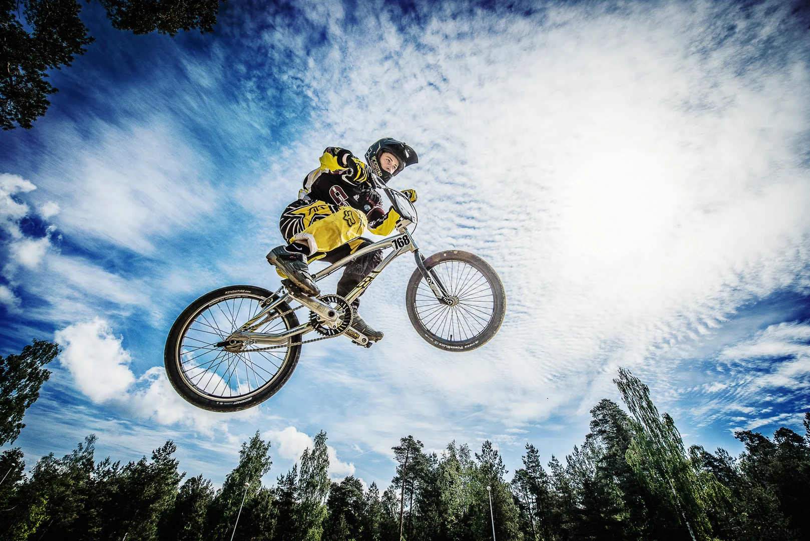 Athlete in Dynamic Motion – Dynamic Sports Photography