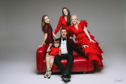 Portrait: Man Sitting on a Red Sofa – Personal Branding Portrait